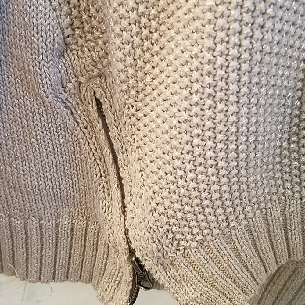 Sweater - Picture 3 of 7